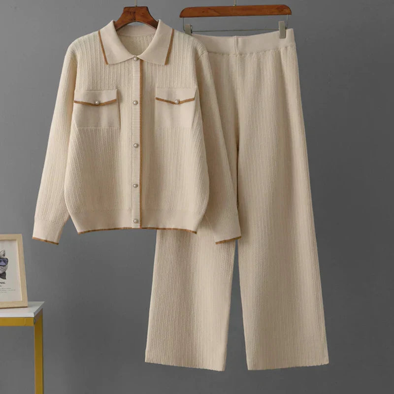 Conjunto Feminino - Estilo Francês em Tricô com Gola Polo e Calça Longa