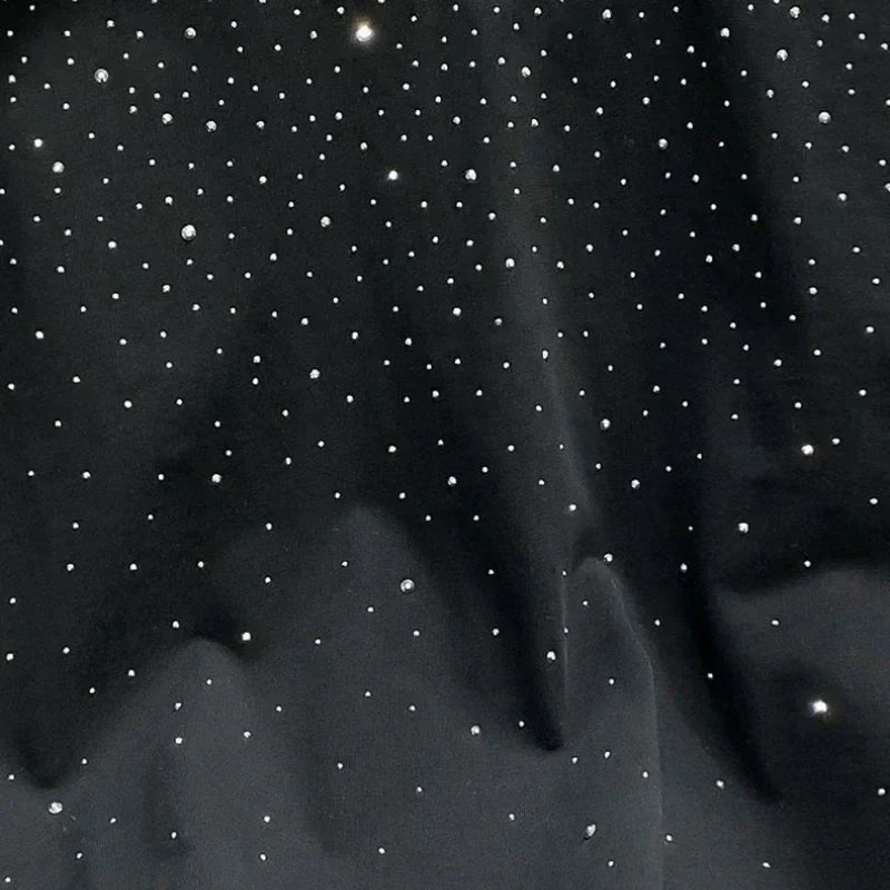 Camiseta com Apliques de Strass – Estilo Casual