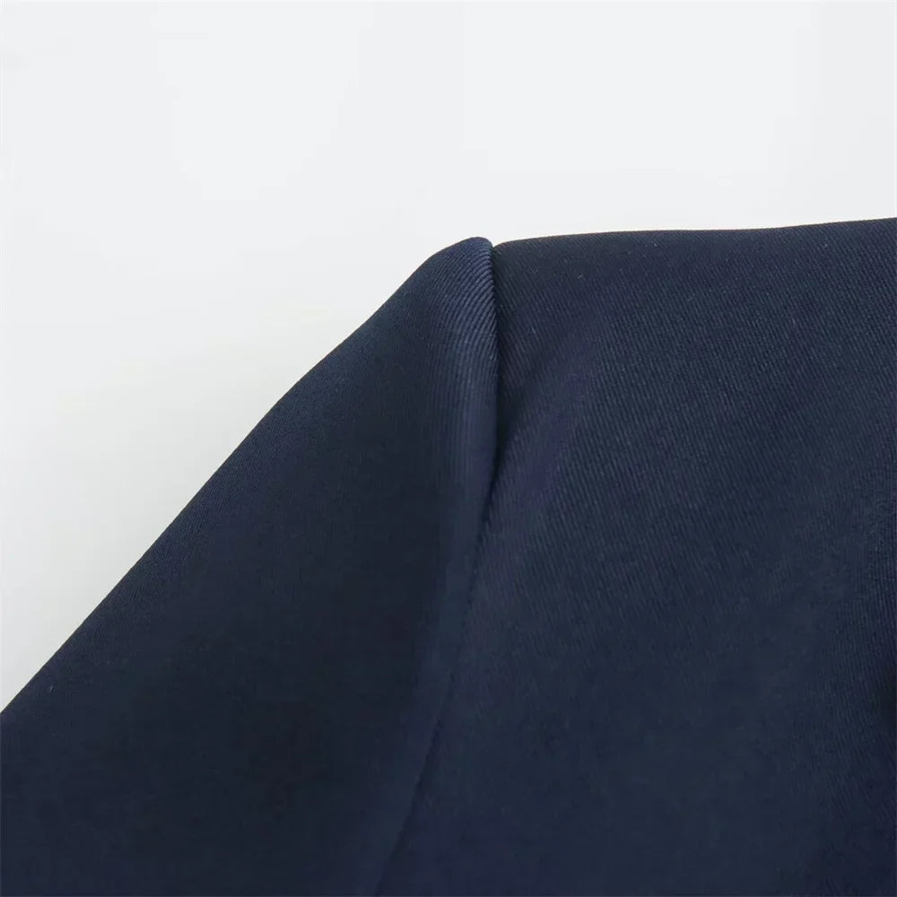 Conjunto Elegante – Blazer Curto com Botões Decorativos e Calça Pantalona