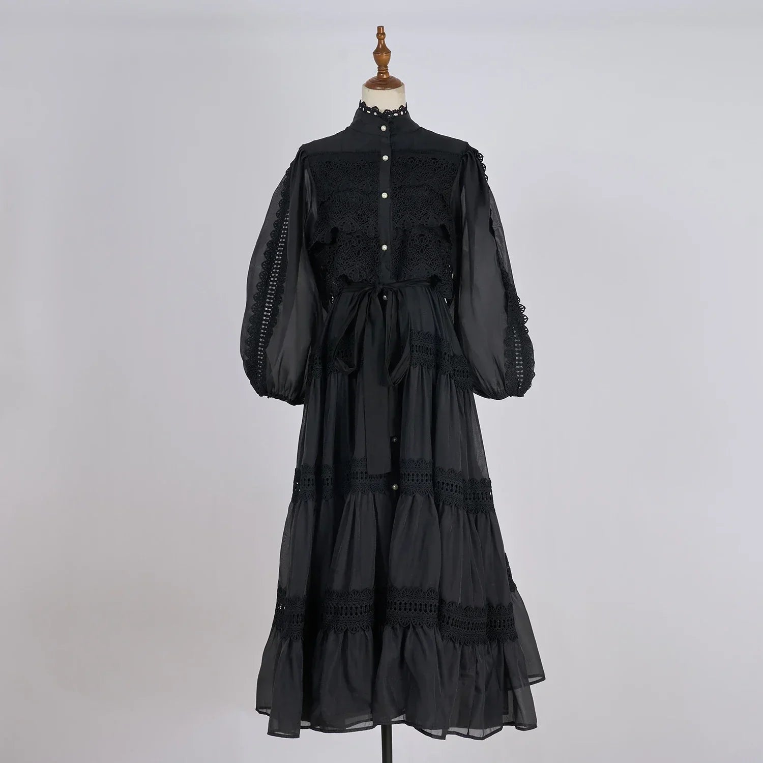 Vestido Lumière – Edição Exclusiva com Renda Bordada