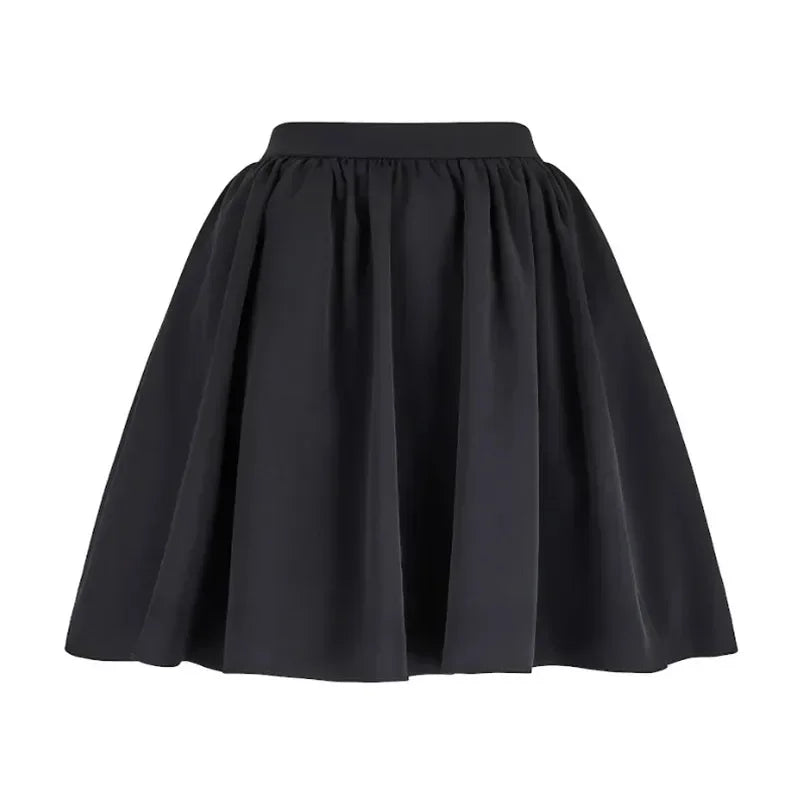 Conjunto Elegante de Top Halter com Flor de Strass e Saia de Cintura Alta