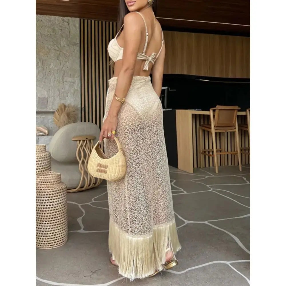 Conjunto de Biquíni com Saia de Praia e Franjas de Crochê