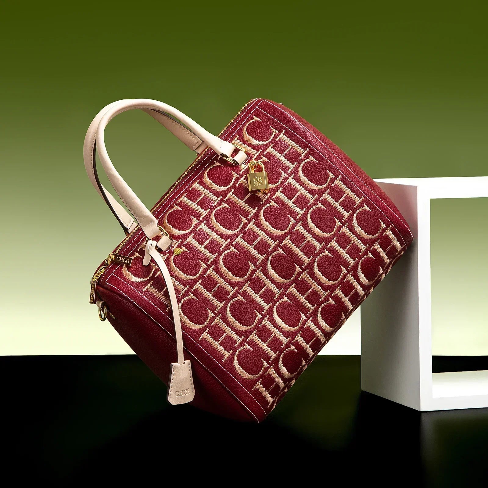 Bolsa CHCH Vintage – Praticidade e Elegância em Um Só Acessório