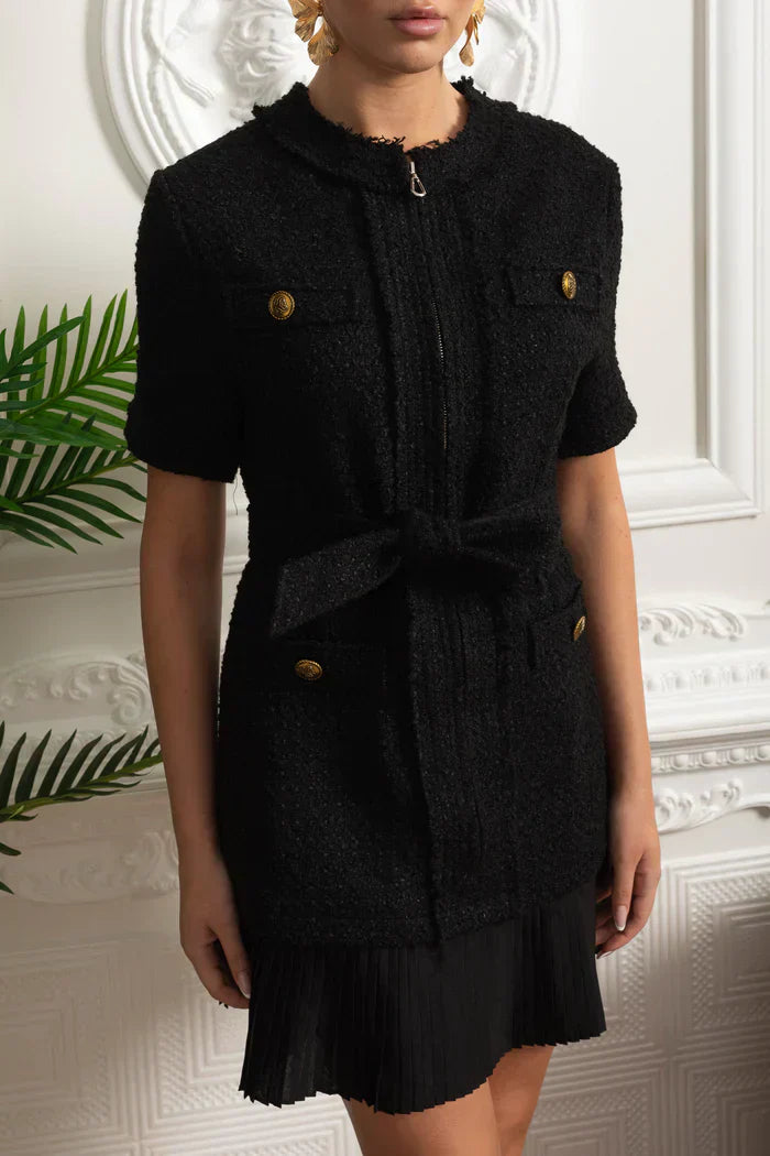 Vestido Vintage em Tweed – Elegância, Gola Redonda, Modelagem Slim e Fechamento com Zíper
