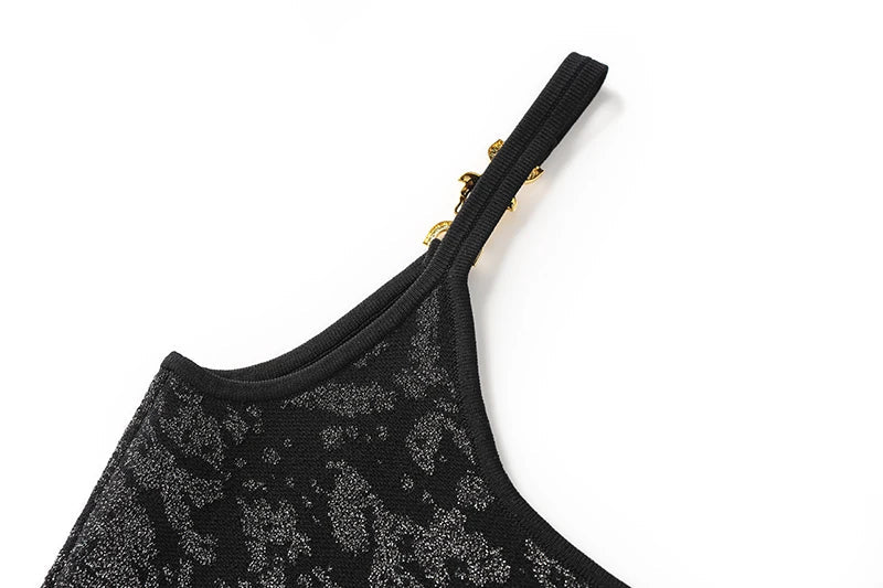 Vestido com Designer Sofisticado - Detalhe dourado na alça