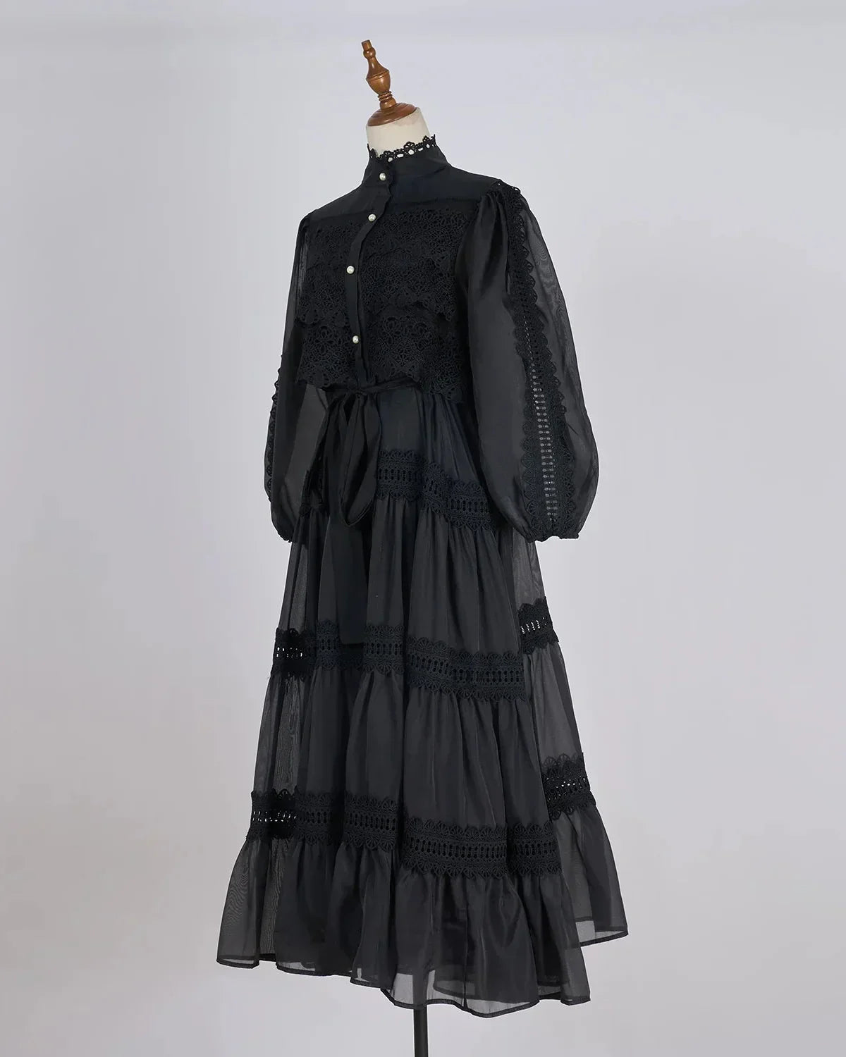 Vestido Lumière – Edição Exclusiva com Renda Bordada