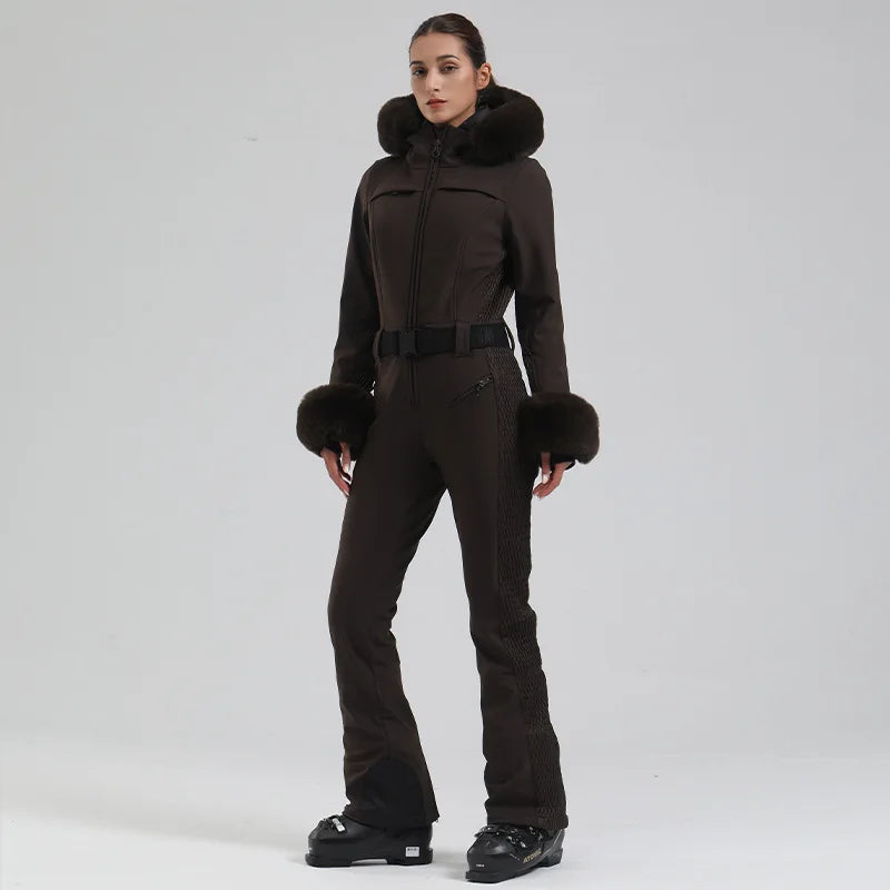 Macacão de Esqui Feminino GSOU SNOW – One Piece Slim, Impermeável, À Prova de Vento, Forrado e com Capuz de Pele