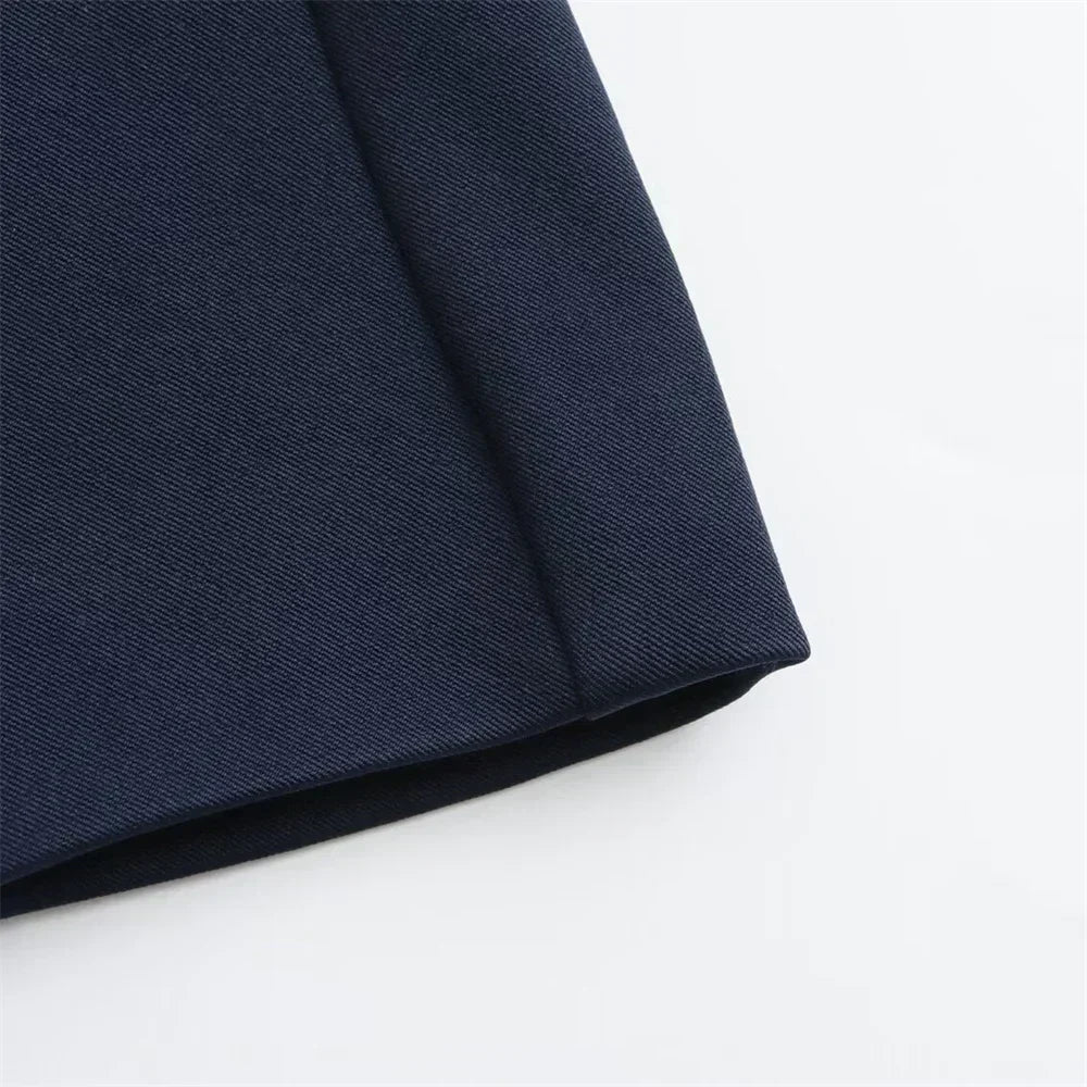 Conjunto Elegante – Blazer Curto com Botões Decorativos e Calça Pantalona