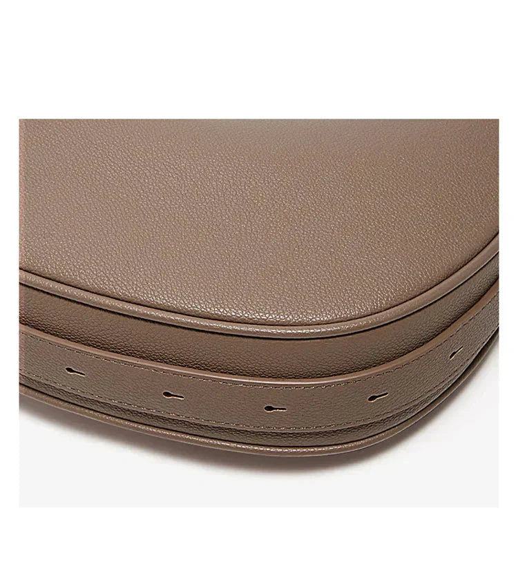 Bolsa  – Modelo Meia-Lua, Estilo Crossbody, Elegante