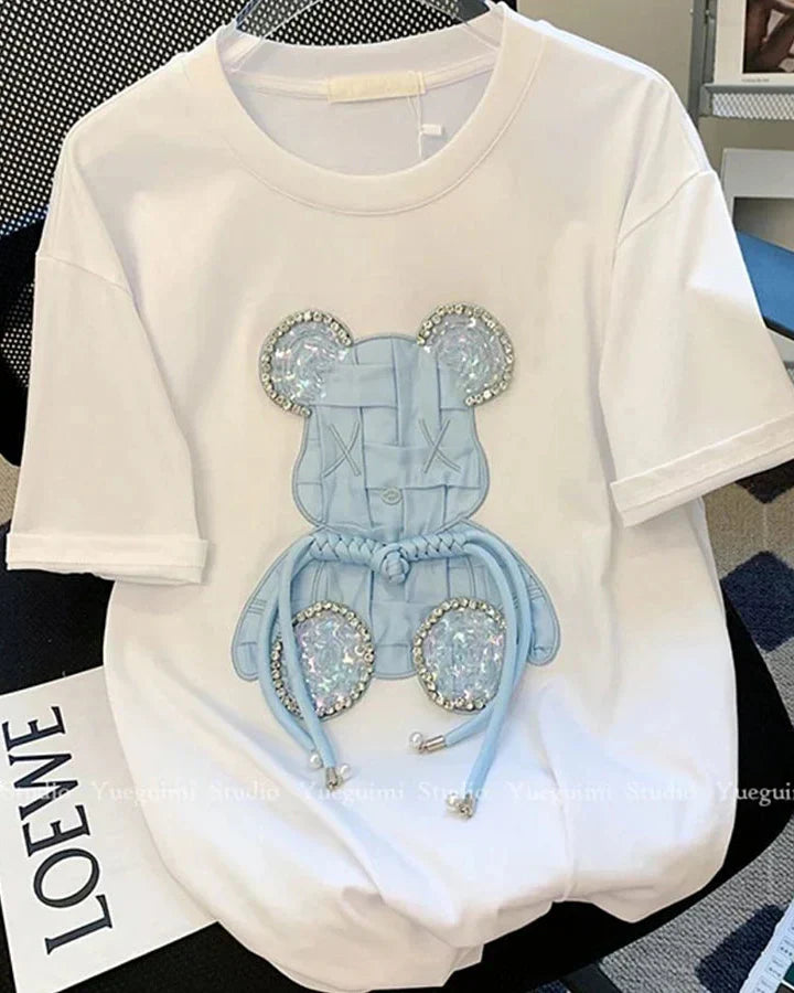 Camiseta com Bordado e Aplicações – Estilo Casual em Algodão Premium