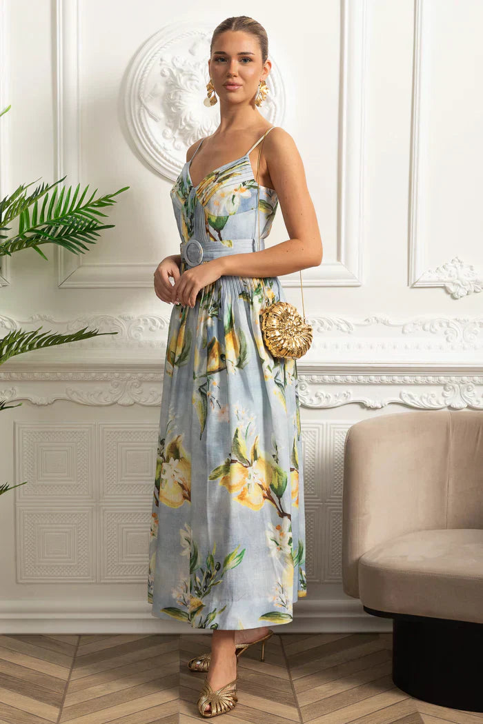 Vestido Longo Estampado – Alças Finas, Decote V, Cinto na Cintura e Saia A-Line