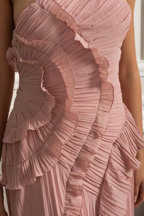 Vestido Sexy Assimétrico e Decote nas Costas