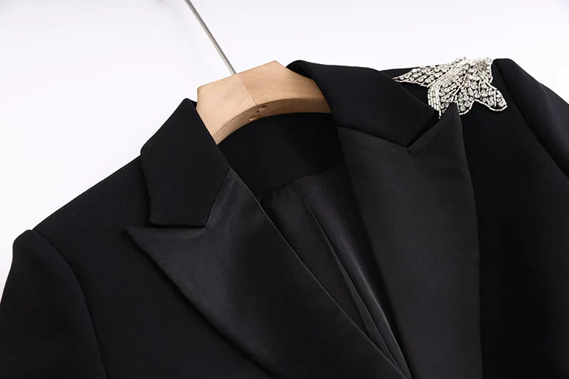 Blazer/Vestido Com bordado em Cristais - Com lapela em cetim