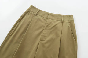 Conjunto Feminino Elegante com Casaco de Bolsos e Calça de Alfaiataria